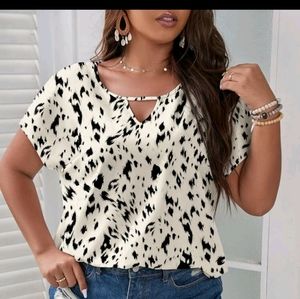 BOGO Free: Shein top NWOT size 4X fits like 3X